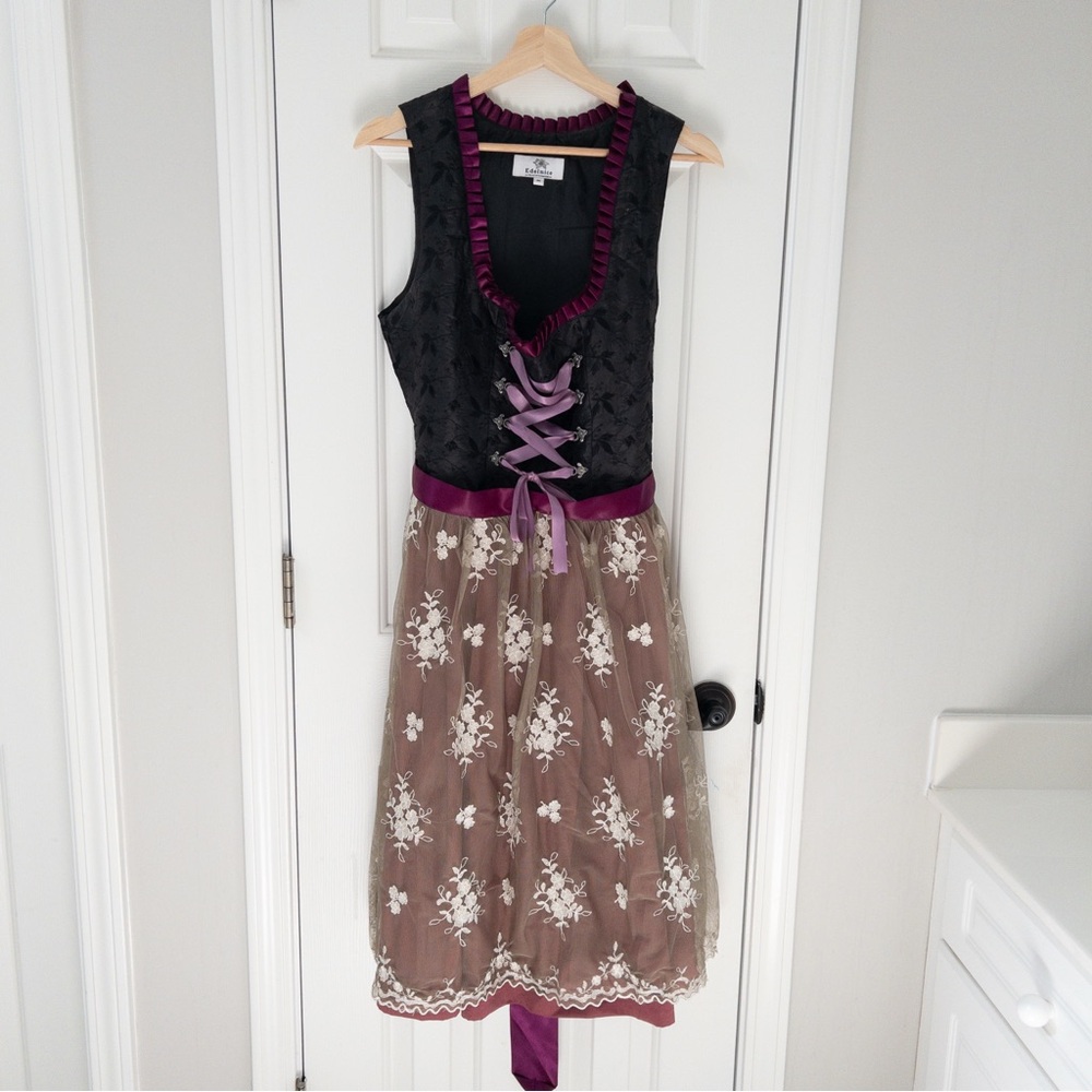 Oktoberfest Dirndl Black and Purple Lace Dress with Floral Embroidery